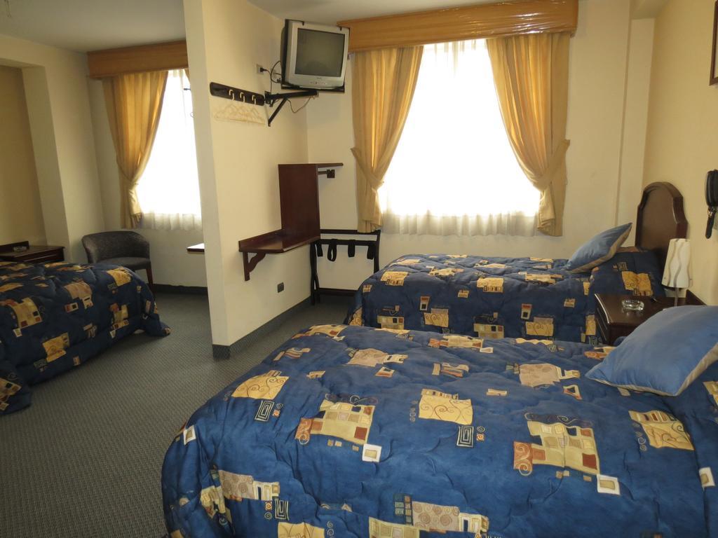 Hotel Plaza Mayor Лима Екстериор снимка