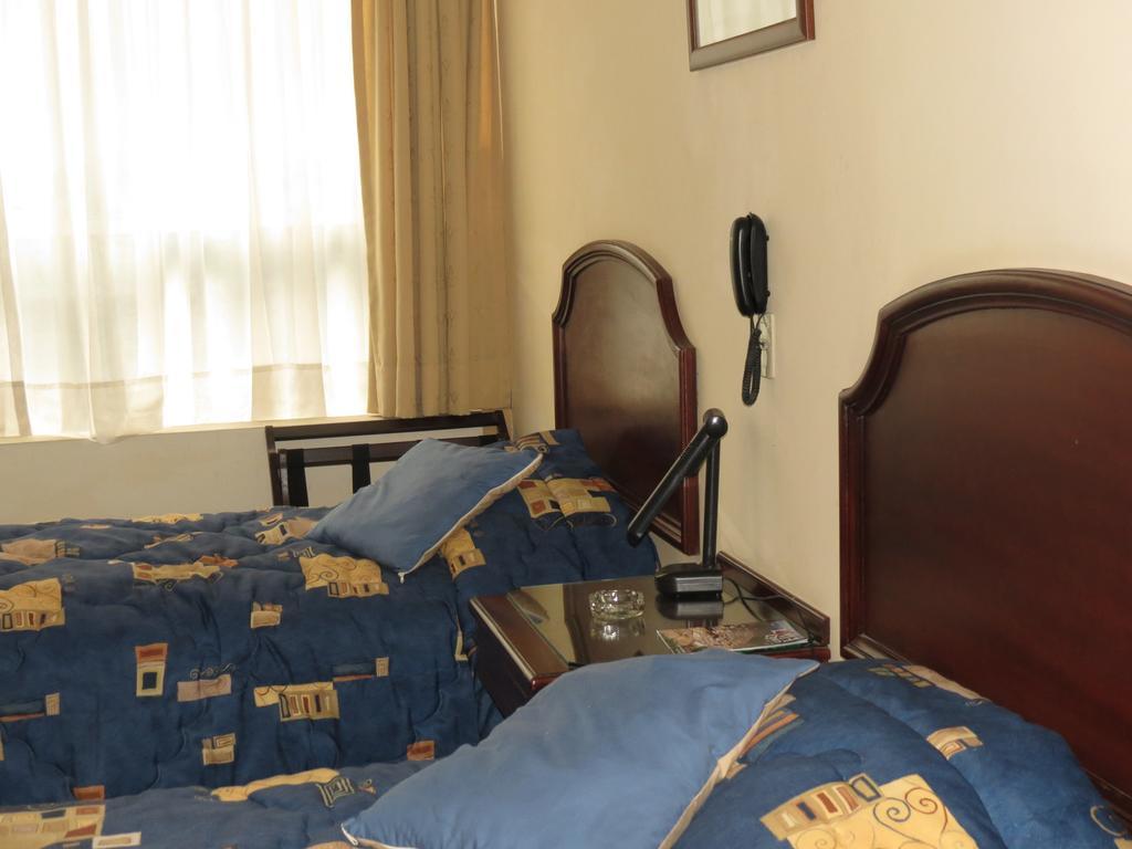 Hotel Plaza Mayor Лима Стая снимка
