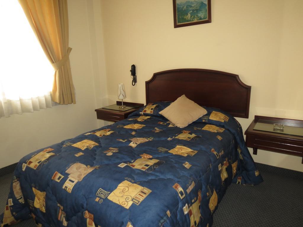 Hotel Plaza Mayor Лима Стая снимка