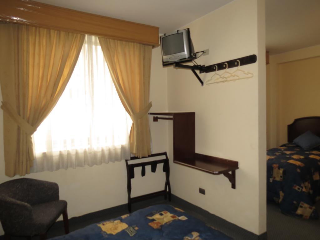 Hotel Plaza Mayor Лима Стая снимка