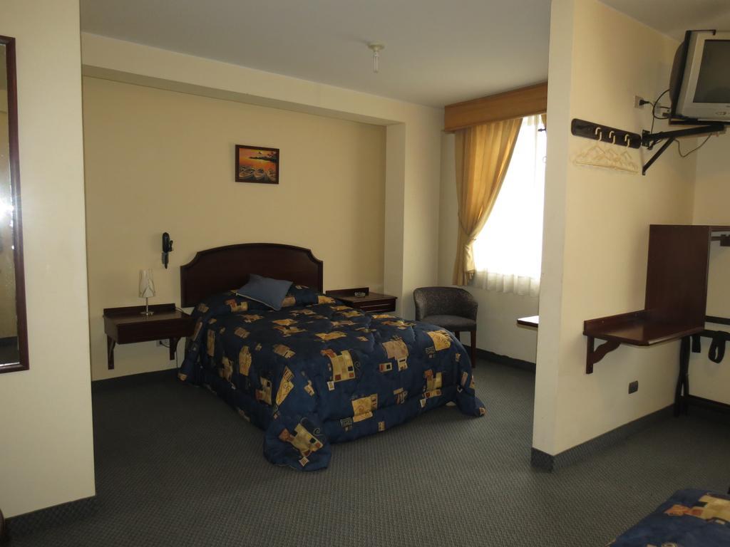 Hotel Plaza Mayor Лима Стая снимка