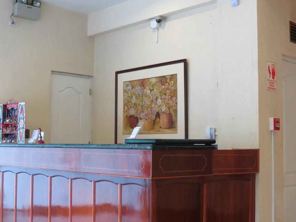 Hotel Plaza Mayor Лима Екстериор снимка