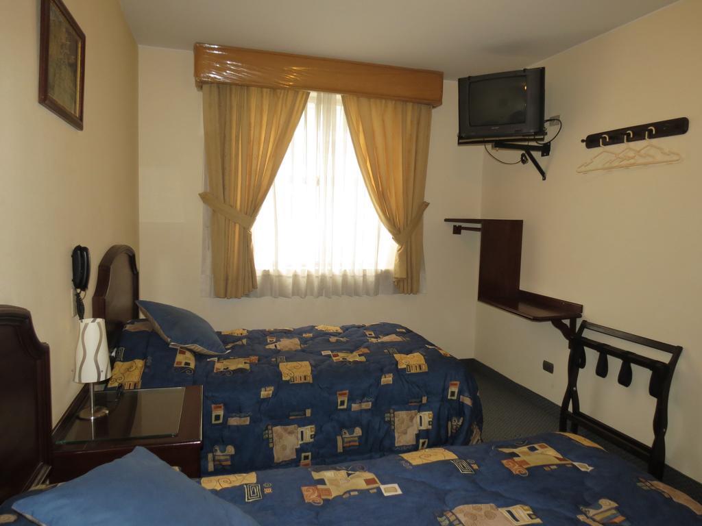 Hotel Plaza Mayor Лима Стая снимка
